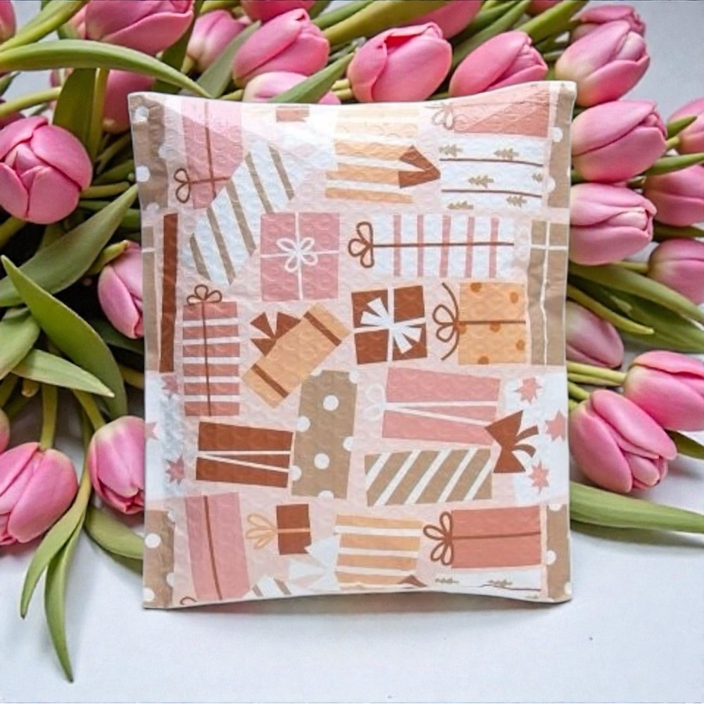 Gift Box Print Bubble Mailers 8.5" x 12" Pack of 10